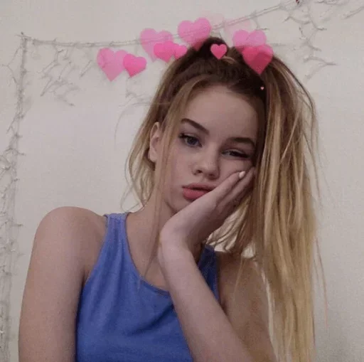 🥱 Стикер «girls» для Telegram