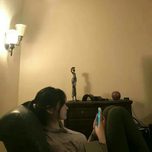 📱 Стикер «girls» для Telegram