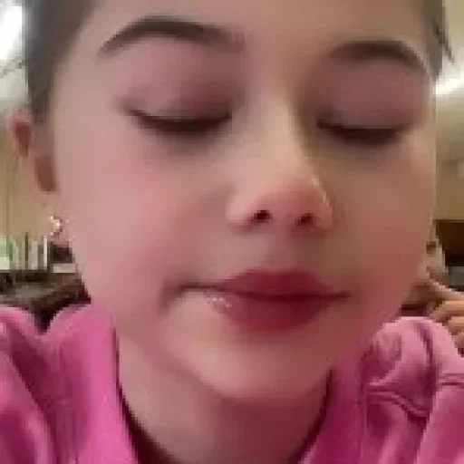 🙄 Стикер «МИЛАНА ХАМЕТОВА БОГИНЯ» для Telegram
