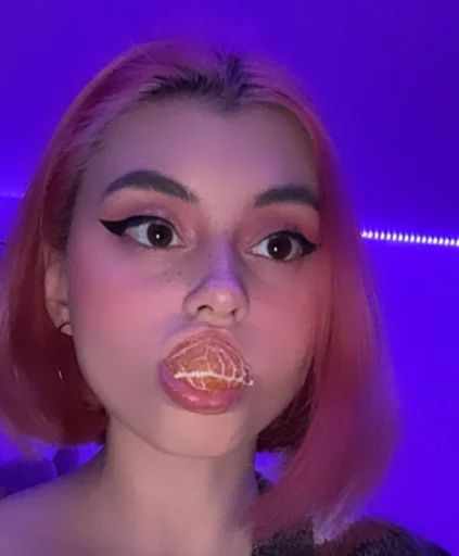 😛 Стикер «Dora» для Telegram
