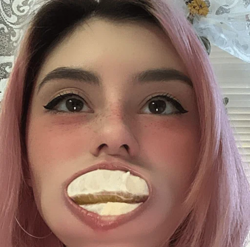 😊 Стикер «Dora» для Telegram