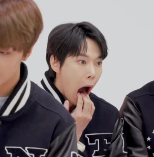 🤢 Стикер «Doyoung» для Telegram