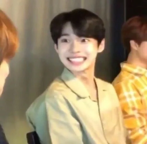 🥲 Стикер «Doyoung» для Telegram