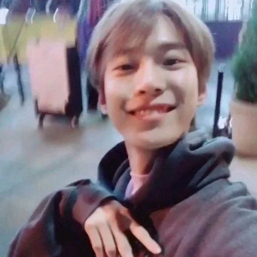 🫠 Стикер «Doyoung» для Telegram