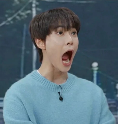 😮 Стикер «Doyoung» для Telegram