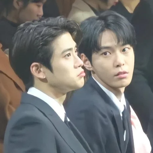 😒 Стикер «Doyoung» для Telegram