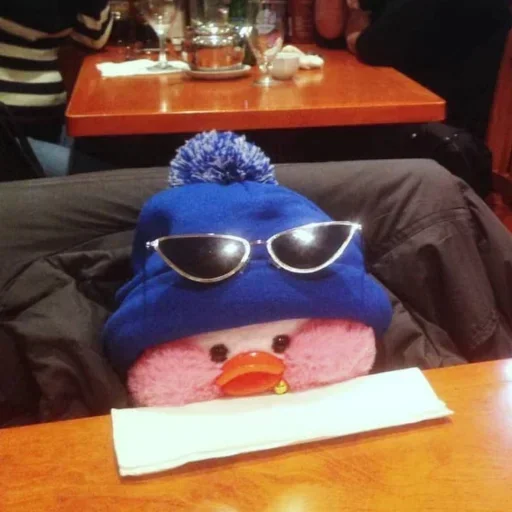 😐 Стикер «Ducky Dolly» для Telegram