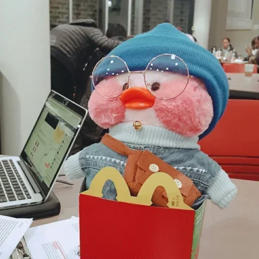 😐 Стикер «Ducky Dolly» для Telegram
