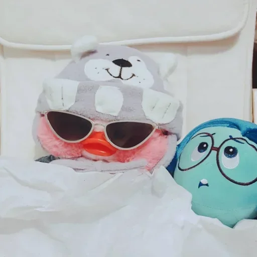 😐 Стикер «Ducky Dolly» для Telegram