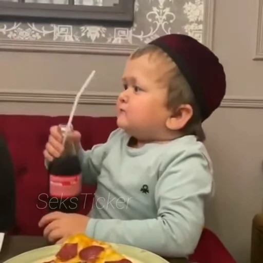 🪥 Стикер «Gif Memes» для Telegram