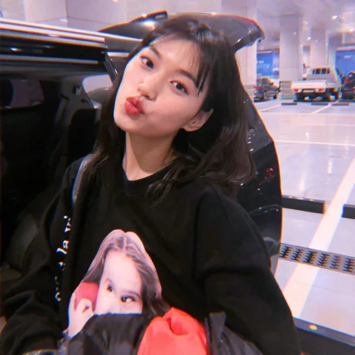 😙 Стикер «kim doyeon» для Telegram