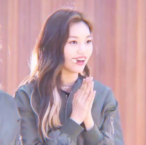 😮 Стикер «kim doyeon» для Telegram