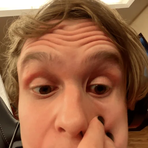 👀 Стикер «dyrachyo» для Telegram