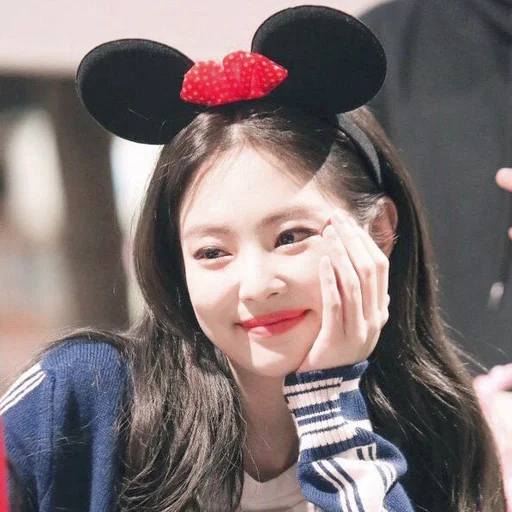 ➖ Стикер «DBW Jennie» для Telegram