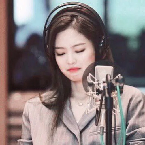 ➖ Стикер «DBW Jennie» для Telegram