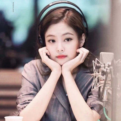 ➖ Стикер «DBW Jennie» для Telegram