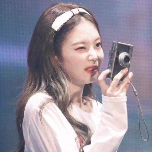 ➖ Стикер «DBW Jennie» для Telegram