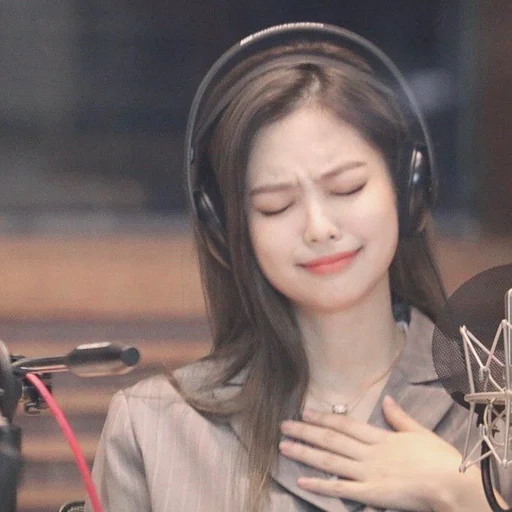 ➖ Стикер «DBW Jennie» для Telegram