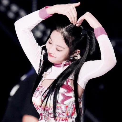 ➖ Стикер «DBW Jennie» для Telegram