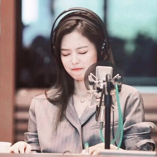 ➖ Стикер «DBW Jennie» для Telegram