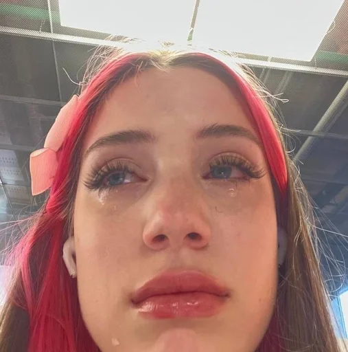 😭 Стикер «twitchcouples» для Telegram