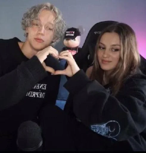 💗 Стикер «twitchcouples» для Telegram