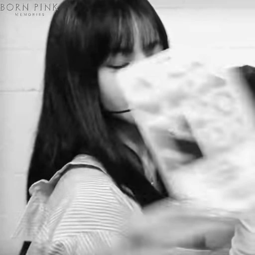 💋 Стикер «lisa blackpink» для Telegram