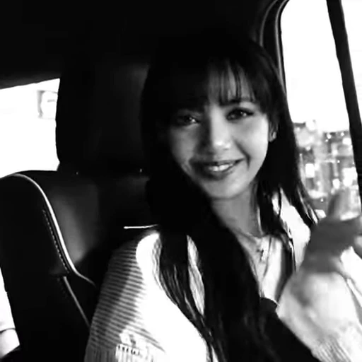 💋 Стикер «lisa blackpink» для Telegram