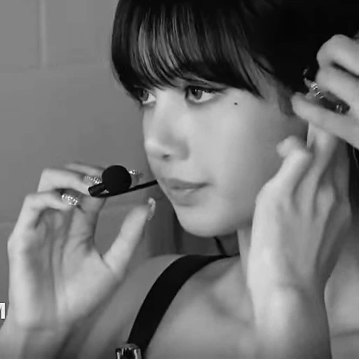 💋 Стикер «lisa blackpink» для Telegram