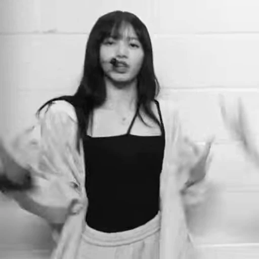 💋 Стикер «lisa blackpink» для Telegram