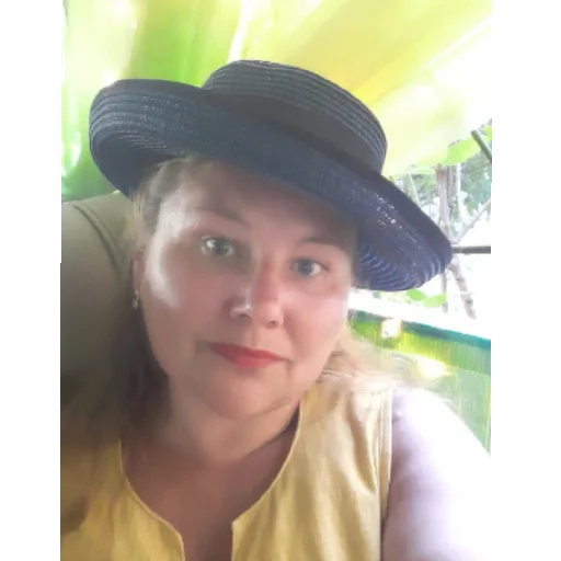 😘 Стикер «Еленочка Павловна» для Telegram