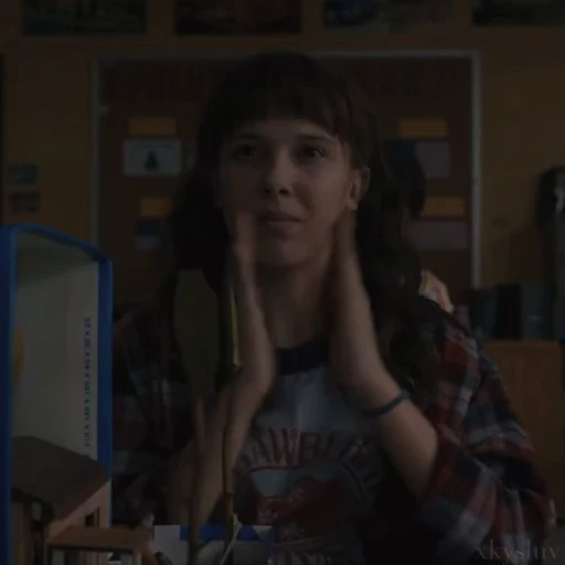 🧇 Стикер «Eleven Stranger Things» для Telegram
