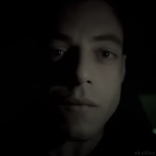 👀 Стикер «Elliot Alderson» для Telegram