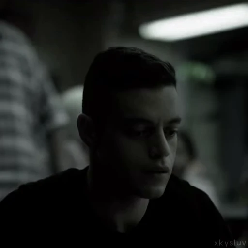 😔 Стикер «Elliot Alderson» для Telegram