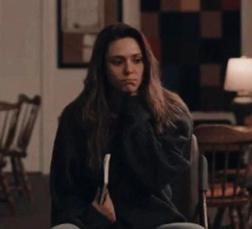 😬 Стикер «Elizabeth Olsen» для Telegram