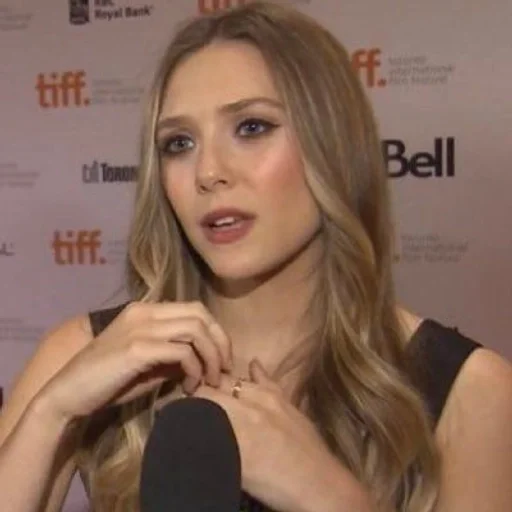 😐 Стикер «Elizabeth Olsen» для Telegram
