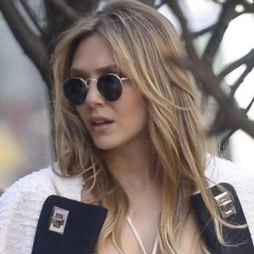 😶 Стикер «Elizabeth Olsen» для Telegram