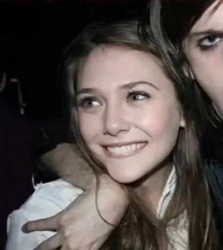 😏 Стикер «Elizabeth Olsen» для Telegram