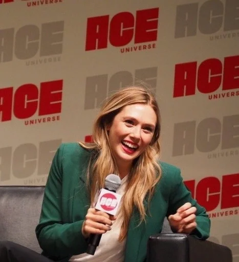 ☺️ Стикер «Elizabeth Olsen» для Telegram
