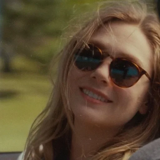 😎 Стикер «Elizabeth Olsen» для Telegram