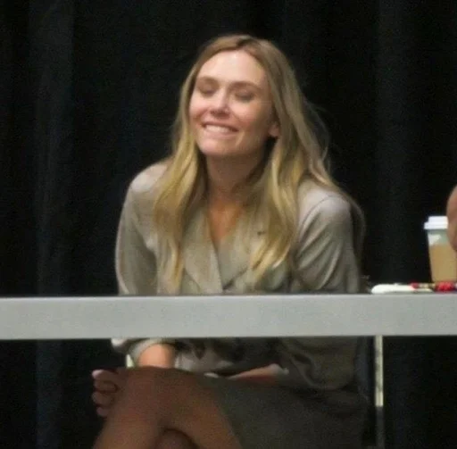 😏 Стикер «Elizabeth Olsen» для Telegram