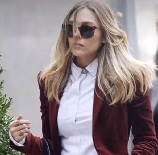 😐 Стикер «Elizabeth Olsen» для Telegram