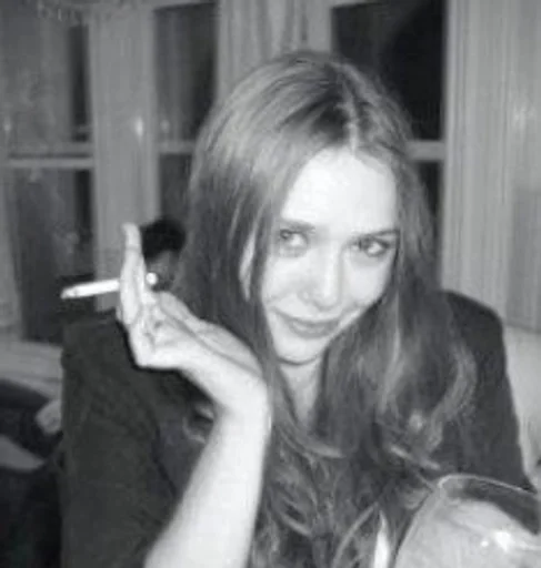 🚬 Стикер «Elizabeth Olsen» для Telegram