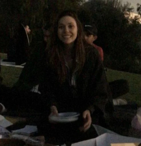 😋 Стикер «Elizabeth Olsen» для Telegram