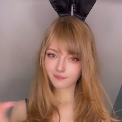 🐰 Стикер «Ella Freya» для Telegram