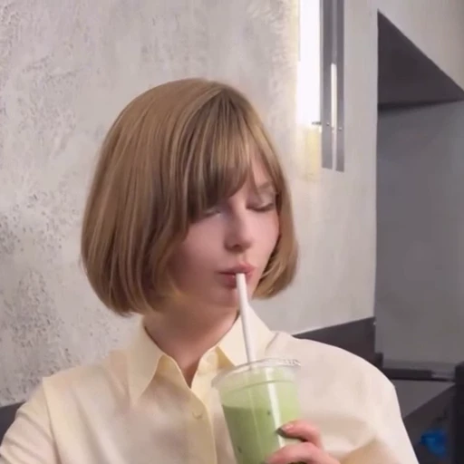 🍹 Стикер «Ella Freya» для Telegram
