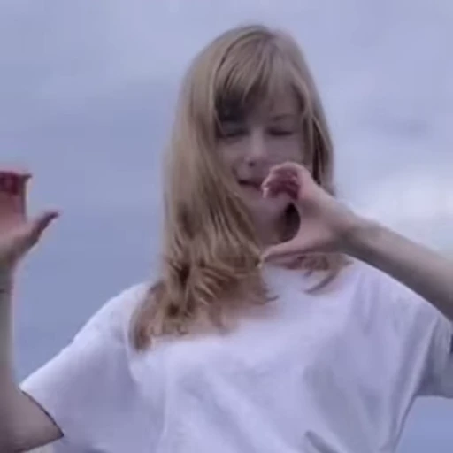 ❤️ Стикер «Ella Freya» для Telegram