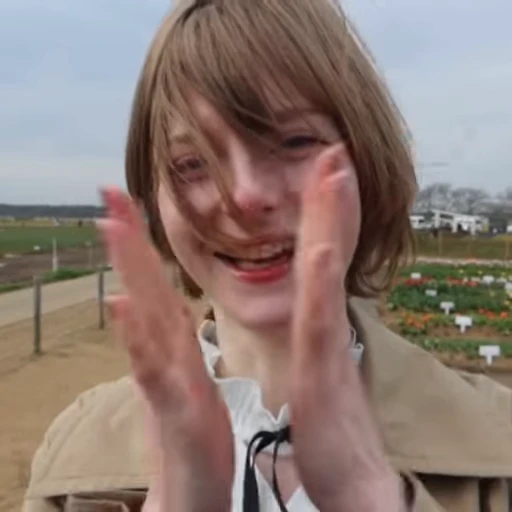 👏 Стикер «Ella Freya» для Telegram