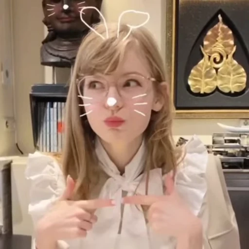 😊 Стикер «Ella Freya» для Telegram