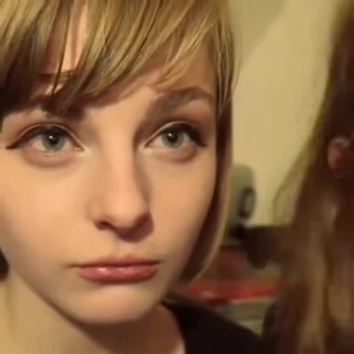 🥰 Стикер «Ella Freya» для Telegram